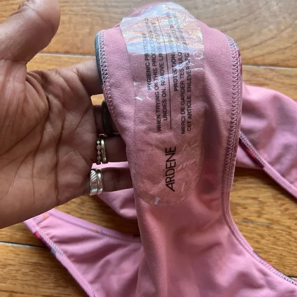 3/$20 NWT Floral Tropical Bikini Bottoms Size M Dusty Rose Brand New Ardene $16